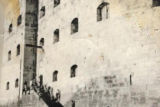 Visite d'une journée d'été par les habitants de l'Île d'Aix pendant la période d'abandon